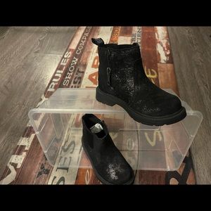 Nice girl Uggs, great condition.